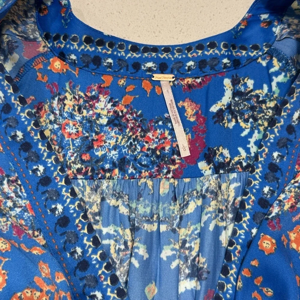 Free People Run Satin Floral V-Neck Long Sleeve Blouse Blue Size L Boho Chic Top